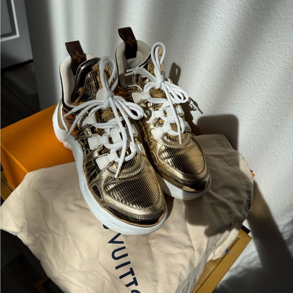 Louis Vuitton Metallic Gold - Picture 5 of 5